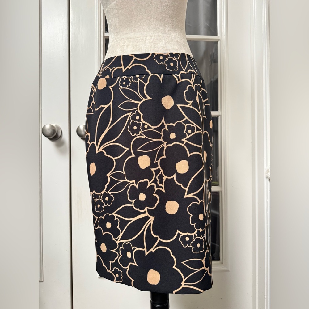 Nine West Black Tan Floral Pencil Skirt Size 6 | Lined Stretch Workwear